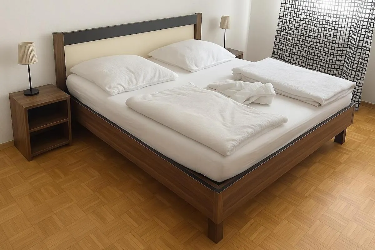 Apartment 8 At Cologne Cathedralの連絡先